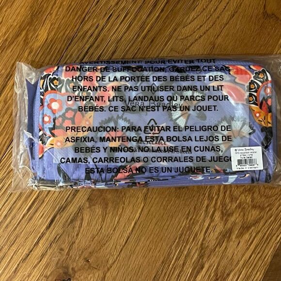 Vera Bradley Factory Style RFID Accordion Wristlet in Mural Garden NWT - Picture 3 of 3